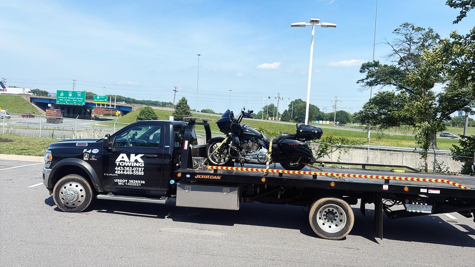24 Hours Towing Car Carrier Transporting (2)